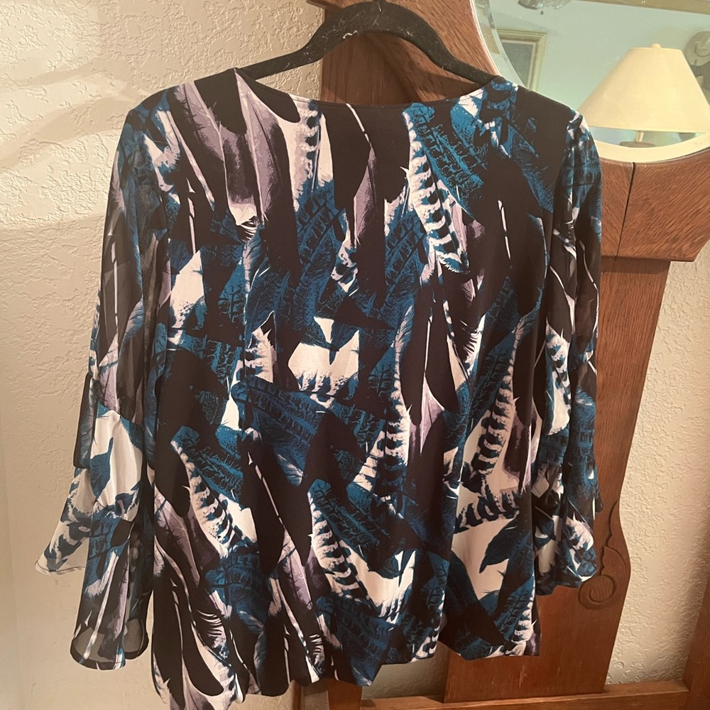 Womens dress shrt - used good cond.         brnd-Alfani   Sz M